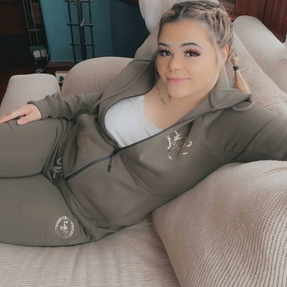 My Brand it's called live&DieHonest jogger sweat suits - Picture 6 of 17